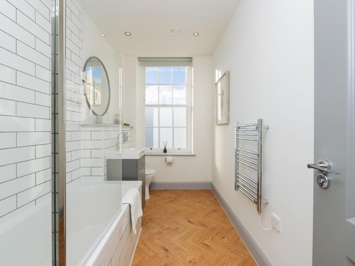 Pass The Keys Stunning 2 Bed Retreat In The Heart Of Bath Appartement Buitenkant foto